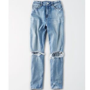 American Eagle Stretchy Ripped Mom Jean Size 16 short